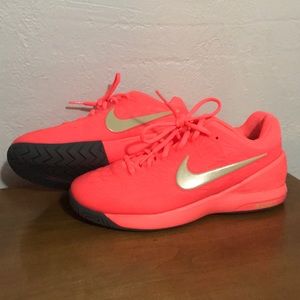 pink nike tennis shoes